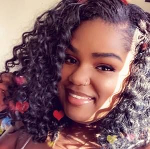 Meet your Posher, Desi